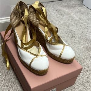 Elegant Gold and White Wedge Espadrilles